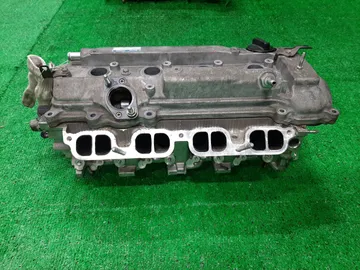ГОЛОВКА БЛОКА НА TOYOTA AVENSIS AZT255 1AZ-FSE