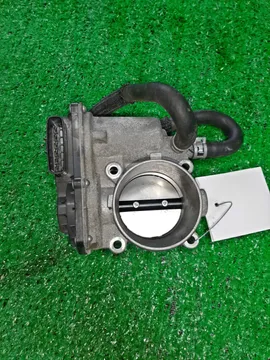 ДРОССЕЛЬНАЯ ЗАСЛОНКА НА TOYOTA ISIS ZGM10G 2ZR-FAE