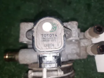 ДРОССЕЛЬНАЯ ЗАСЛОНКА НА TOYOTA WISH ZNE14G 1ZZ-FE