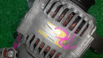 ГЕНЕРАТОР НА TOYOTA CALDINA AT211G 7A-FE