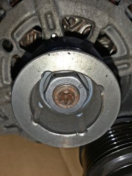 ГЕНЕРАТОР НА NISSAN SERENA HFC26 MR20DD