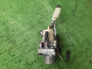 НАСОС ГИДРОУСИЛИТЕЛЯ НА MAZDA AXELA BLEFW LF-VDS