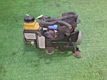 НАСОС ГИДРОУСИЛИТЕЛЯ НА NISSAN ELGRAND TNE52 QR25DE