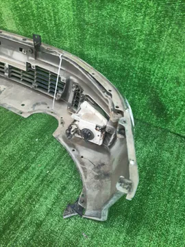 БАМПЕР НА MITSUBISHI LEGNUM EC5W