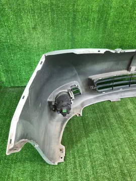 БАМПЕР НА TOYOTA ISIS ZNM10G