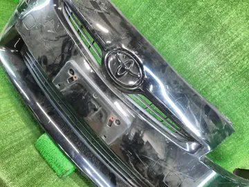 БАМПЕР НА TOYOTA PRIUS ZVW30