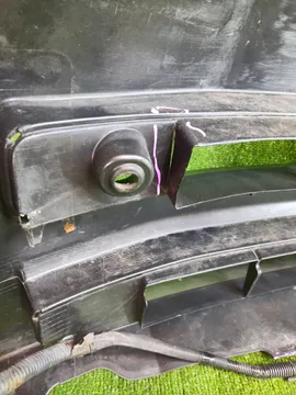 БАМПЕР НА TOYOTA VOXY AZR60G