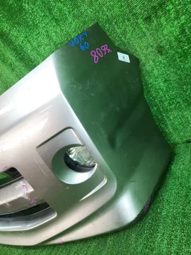 БАМПЕР НА TOYOTA VOXY AZR60G