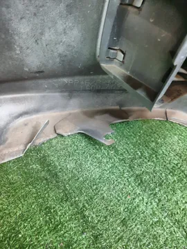 БАМПЕР НА TOYOTA PRIUS ZVW30