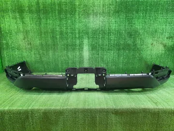 БАМПЕР НА TOYOTA LAND CRUISER VJA300W