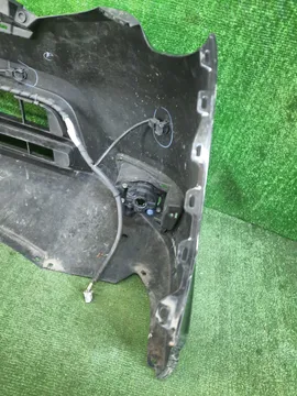 БАМПЕР НА NISSAN SERENA C26