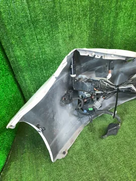 БАМПЕР НА TOYOTA PRIUS ZVW30