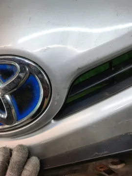 БАМПЕР НА TOYOTA PRIUS ZVW30