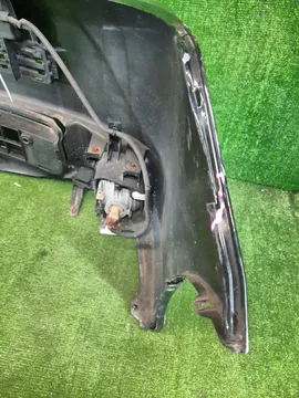 БАМПЕР НА TOYOTA VOXY ZRR70