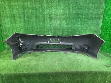 БАМПЕР НА TOYOTA ISIS ZNM10