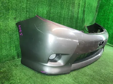 БАМПЕР НА TOYOTA ISIS ZNM10