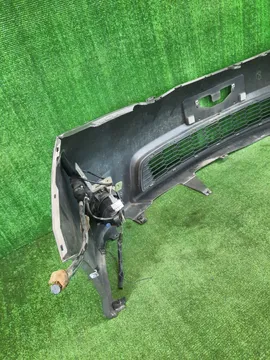 БАМПЕР НА TOYOTA ISIS ZNM10