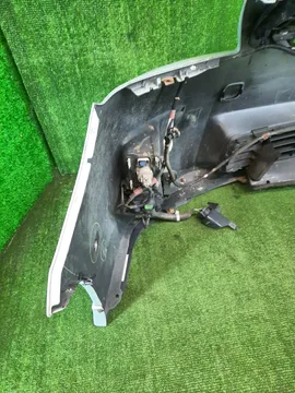 БАМПЕР НА TOYOTA PRIUS ZVW30