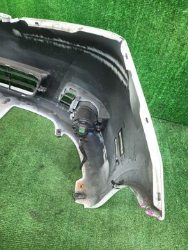 БАМПЕР НА TOYOTA ISIS ZNM10