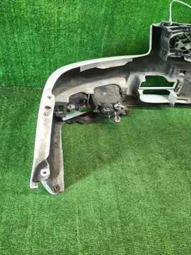 БАМПЕР НА NISSAN LAUREL HC35