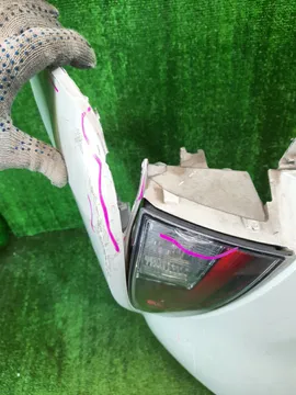 БАМПЕР НА TOYOTA PRIUS ZVW50