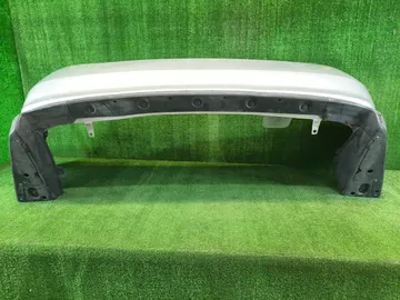 БАМПЕР НА TOYOTA PRIUS NHW20
