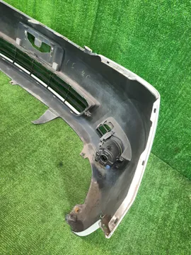 БАМПЕР НА TOYOTA ISIS ZNM10