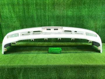 БАМПЕР НА TOYOTA PROGRES JCG10