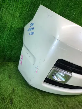 БАМПЕР НА TOYOTA VOXY AZR60