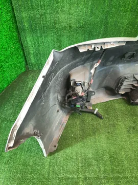 БАМПЕР НА TOYOTA PRIUS ZVW30