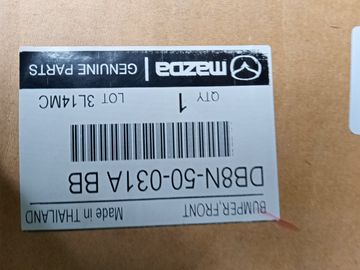 БАМПЕР DB8N-50-031A-BB 003Y0000911 НА MAZDA DEMIO DJ5FS