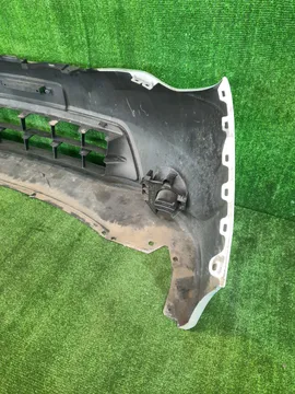 БАМПЕР НА NISSAN SERENA C26