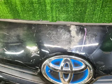 БАМПЕР НА TOYOTA PRIUS ZVW30