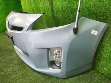 БАМПЕР НА TOYOTA PRIUS ZVW30