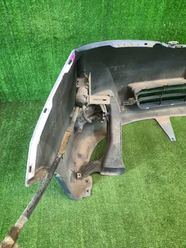 БАМПЕР НА TOYOTA ISIS ZGM10