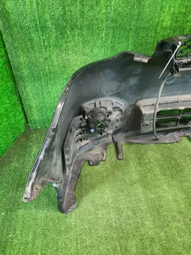БАМПЕР НА TOYOTA VOXY ZRR70