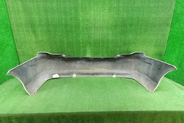 БАМПЕР НА TOYOTA COROLLA  AXIO NZE141