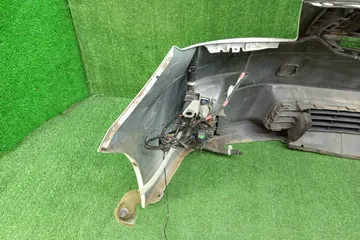 БАМПЕР НА TOYOTA PRIUS ZVW30