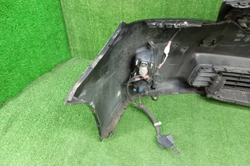 БАМПЕР НА TOYOTA PRIUS ZVW30
