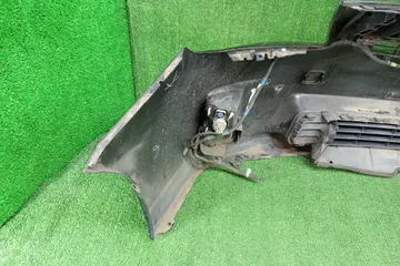 БАМПЕР НА TOYOTA PRIUS ZVW30