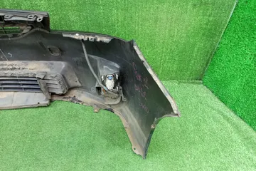 БАМПЕР НА TOYOTA PRIUS ZVW30