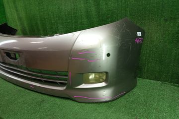 БАМПЕР НА TOYOTA ISIS ZNM10G