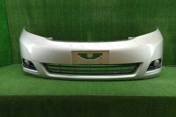 БАМПЕР НА TOYOTA ISIS ZNM10G