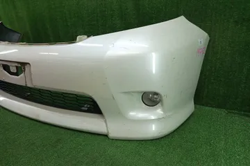 БАМПЕР НА TOYOTA ISIS ZNM10G