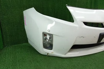 БАМПЕР НА TOYOTA PRIUS ZVW30
