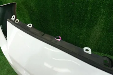 БАМПЕР НА TOYOTA PRIUS ZVW30