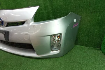 БАМПЕР НА TOYOTA PRIUS ZVW30