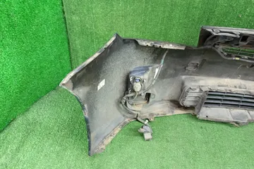 БАМПЕР НА TOYOTA PRIUS ZVW30