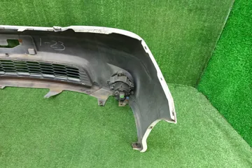 БАМПЕР НА TOYOTA ISIS ZGM10G