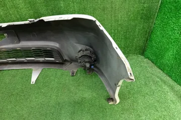 БАМПЕР НА TOYOTA ISIS ZGM10G